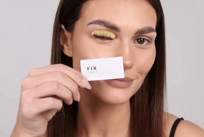 Modell som påfører Step 2 - Fix på vippene